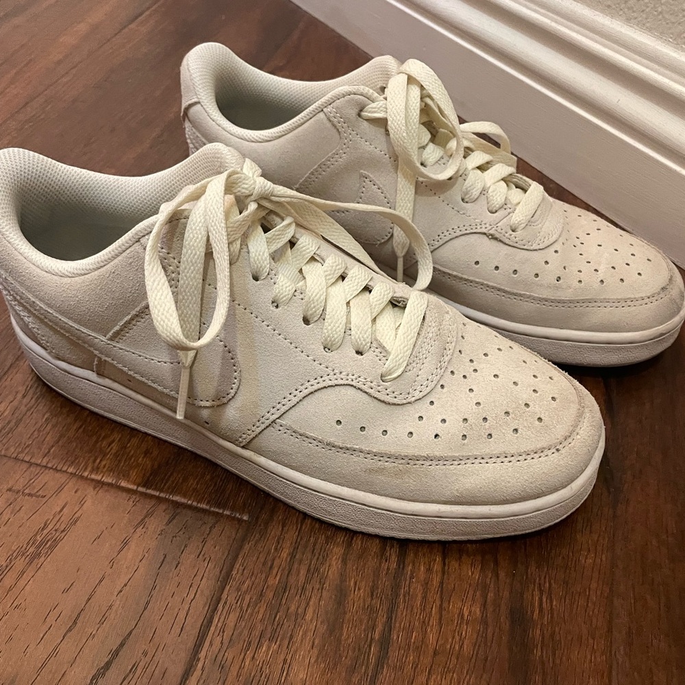 Nike Court Vision Low- Women’s Sneakers Sz 9
